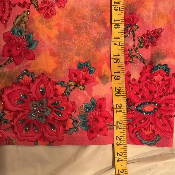 Forbidden Tee shirt with beaded detail. Size XL. Pink floral design - Picture 7 of 9